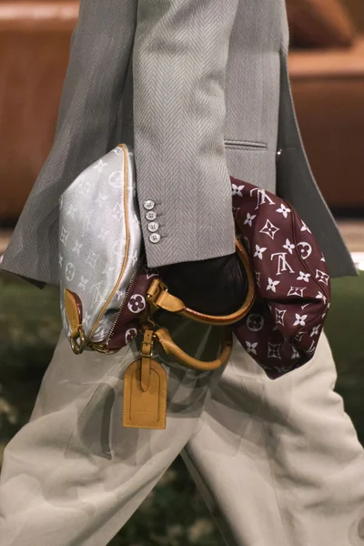 Look 2